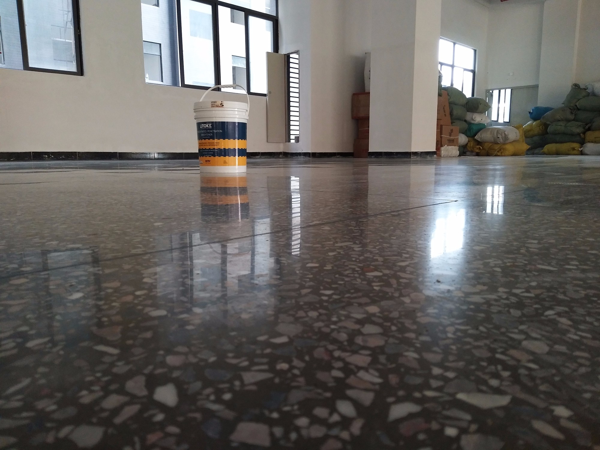 水磨石地面固化處理