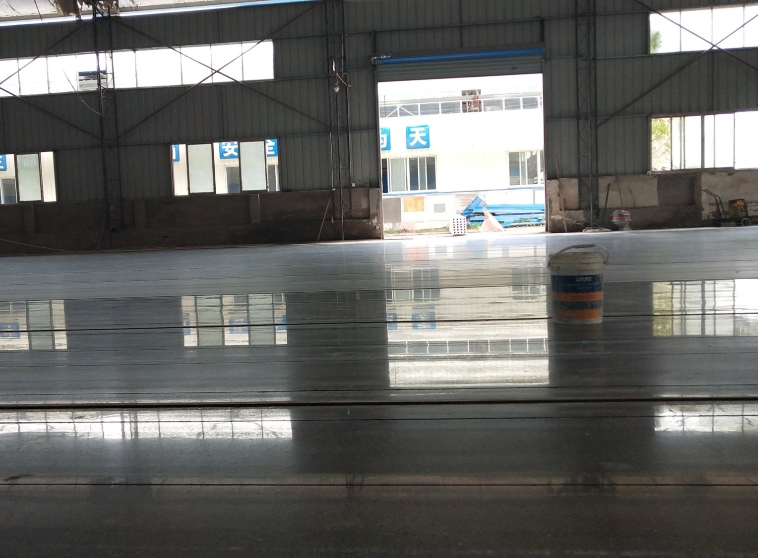 金剛砂耐磨地坪密封固化