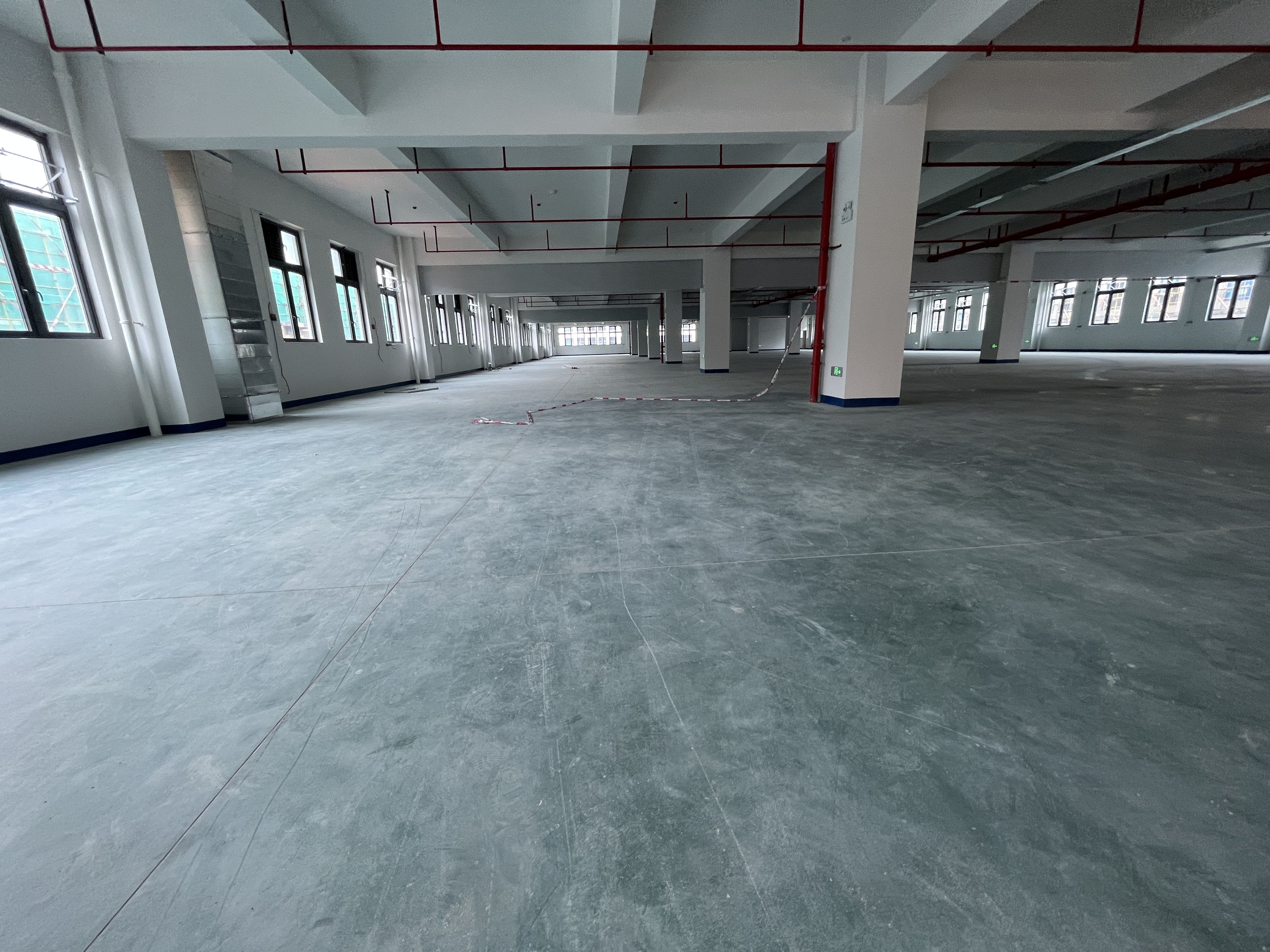 水泥地面起塵不是臟！根源在這，99%的人搞錯了